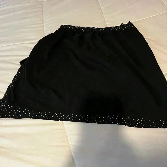 Madewill Silk Black and White Polka Dot
Faux Wrap Skirt Size S w/Pockets - Picture 7 of 9